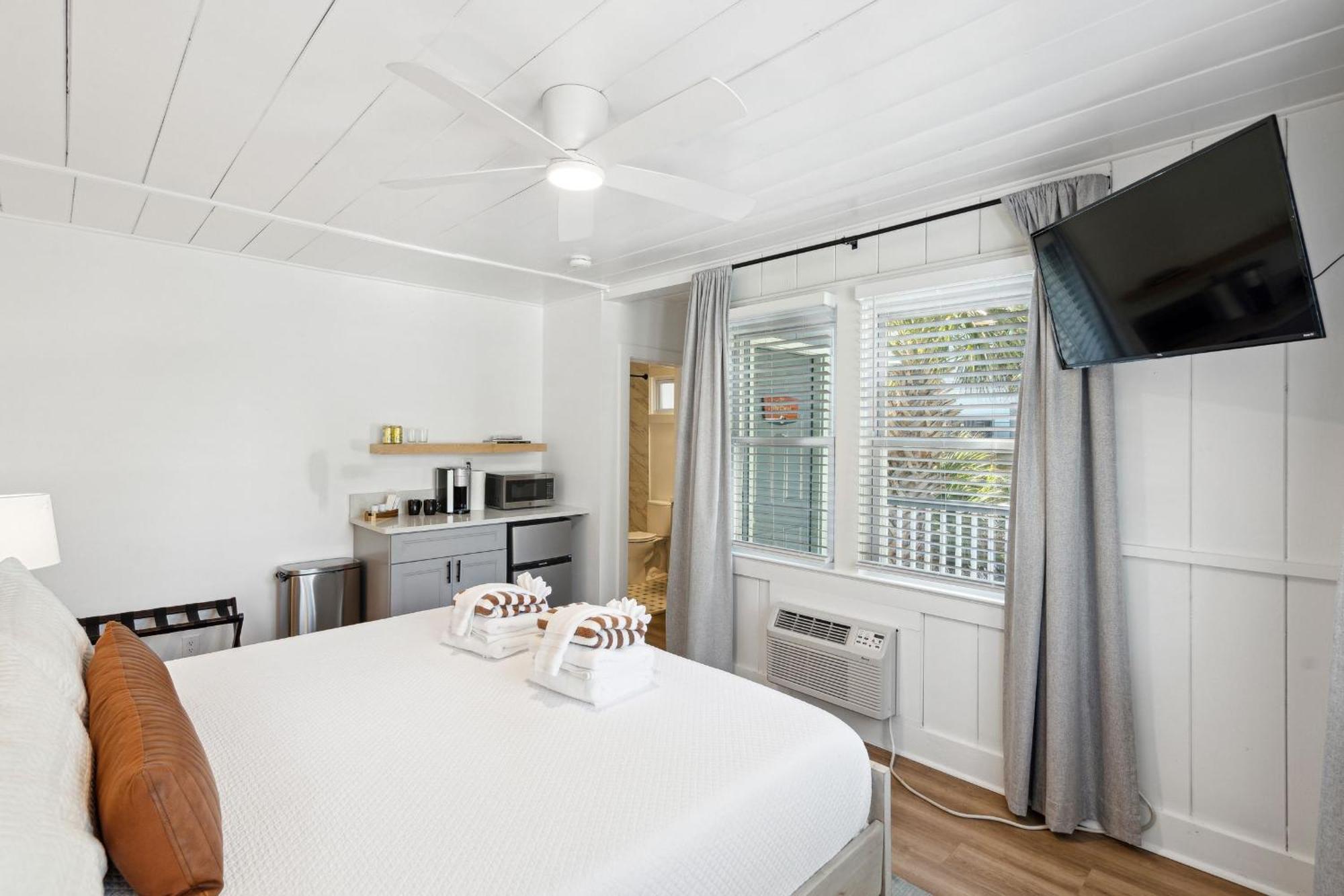 Folliday Inn - The Ariston - Room 34 Folly Beach Bagian luar foto